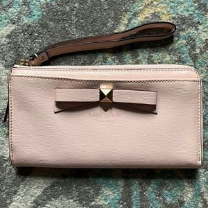 EUC Kate Spade Bow Front Wallet Wristlet